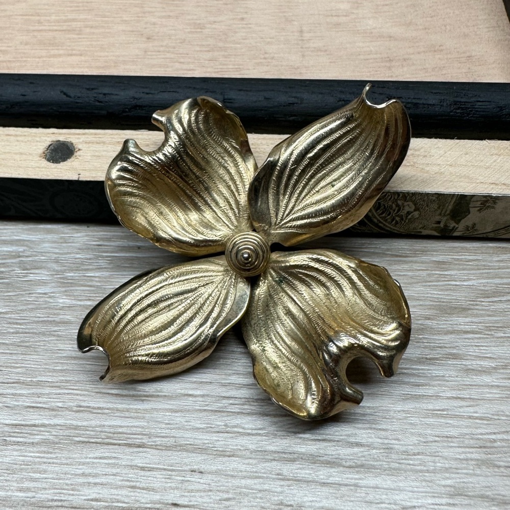Gold Filled‎ Floral Giovanni Stamped Brooch